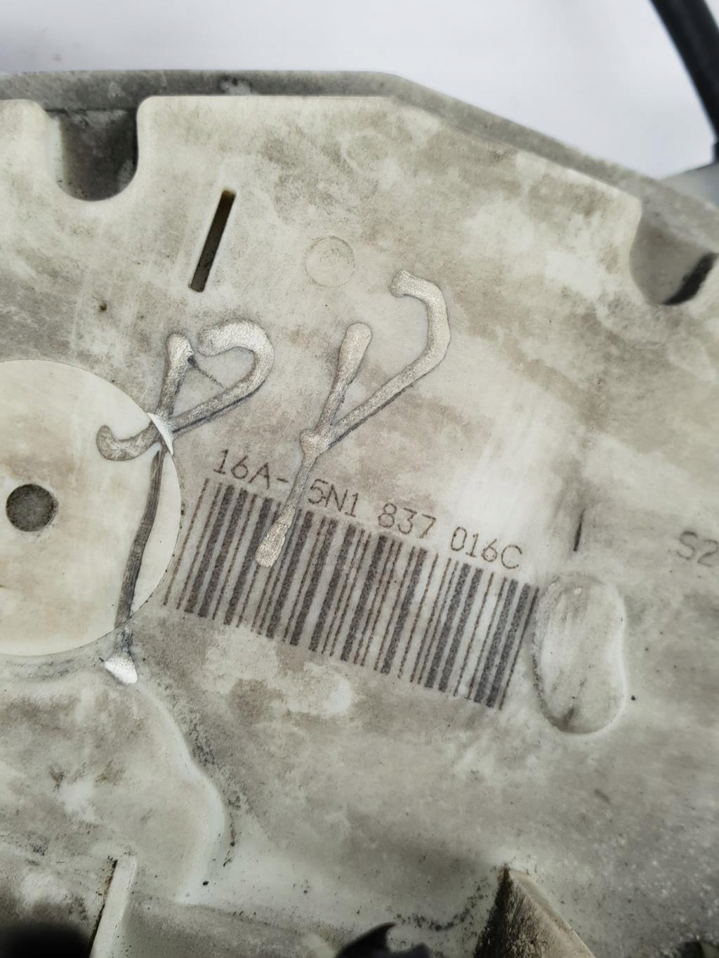 ZAMEK DRZWI PRAWY VW SCIROCCO III 5N1837016C Producent części Inny