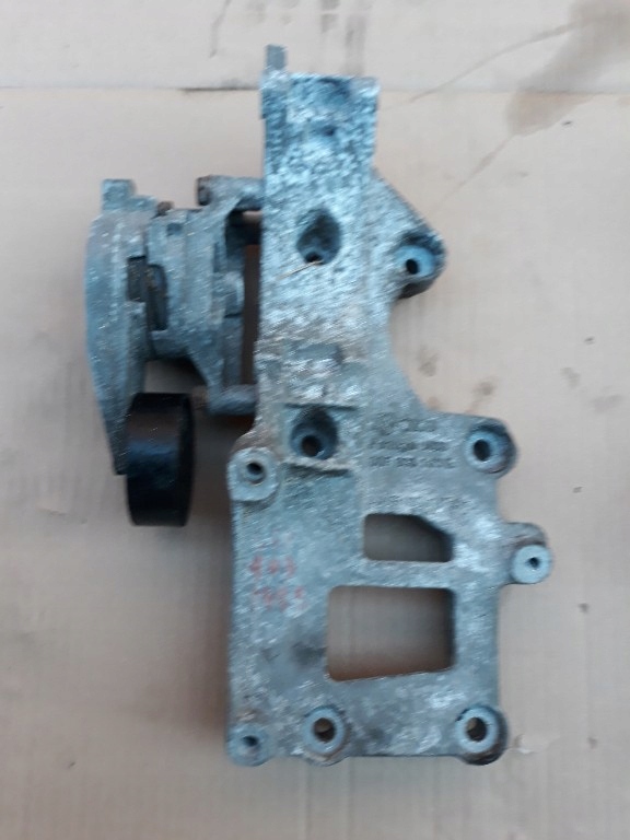 WIESZAK ALTERNATORA KLIMY 1,6 BGU 06F903143E VW