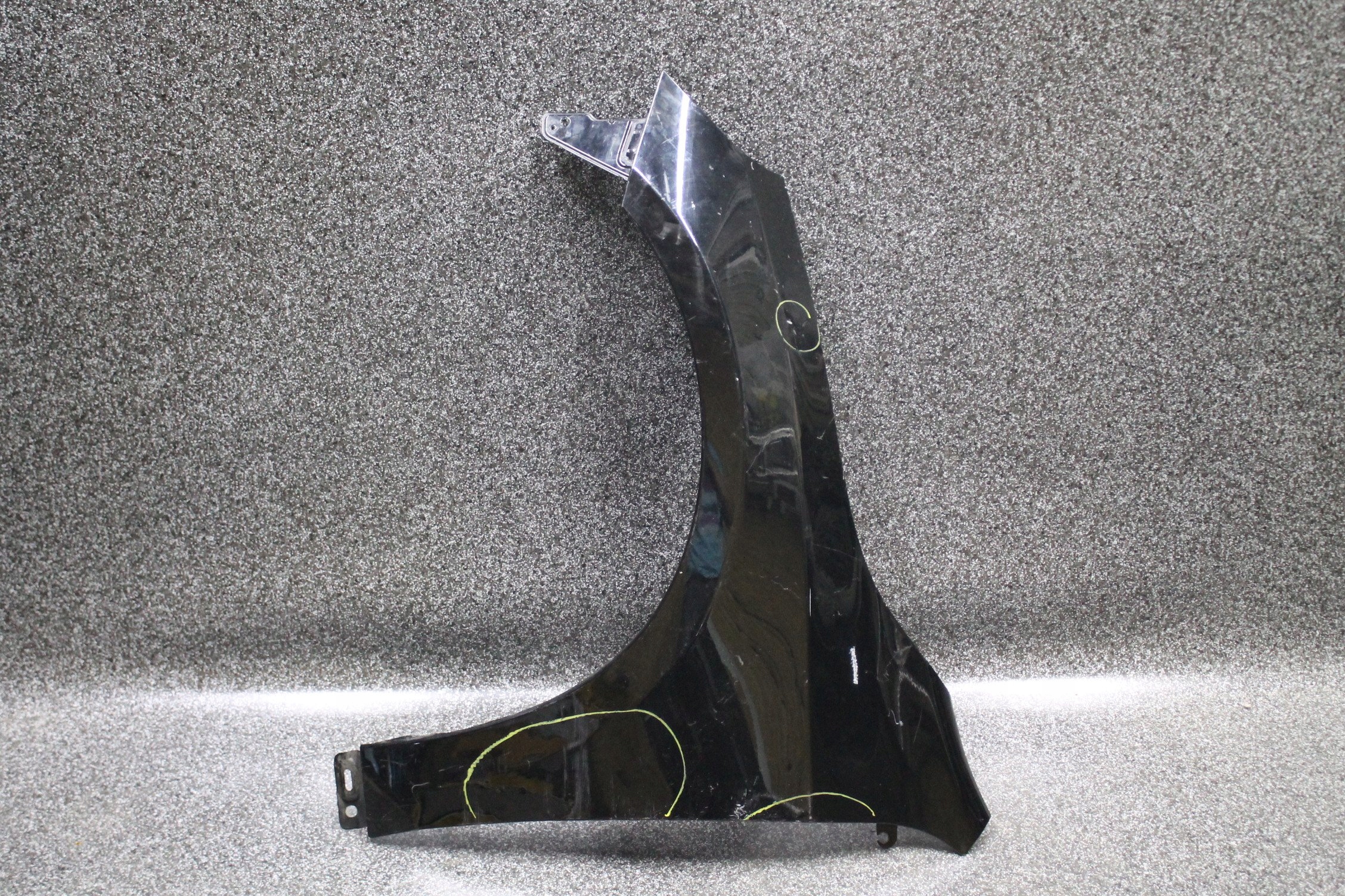 VOLVO S60 10-13r BŁOTNIK LEWY PRZÓD PRZEDNI