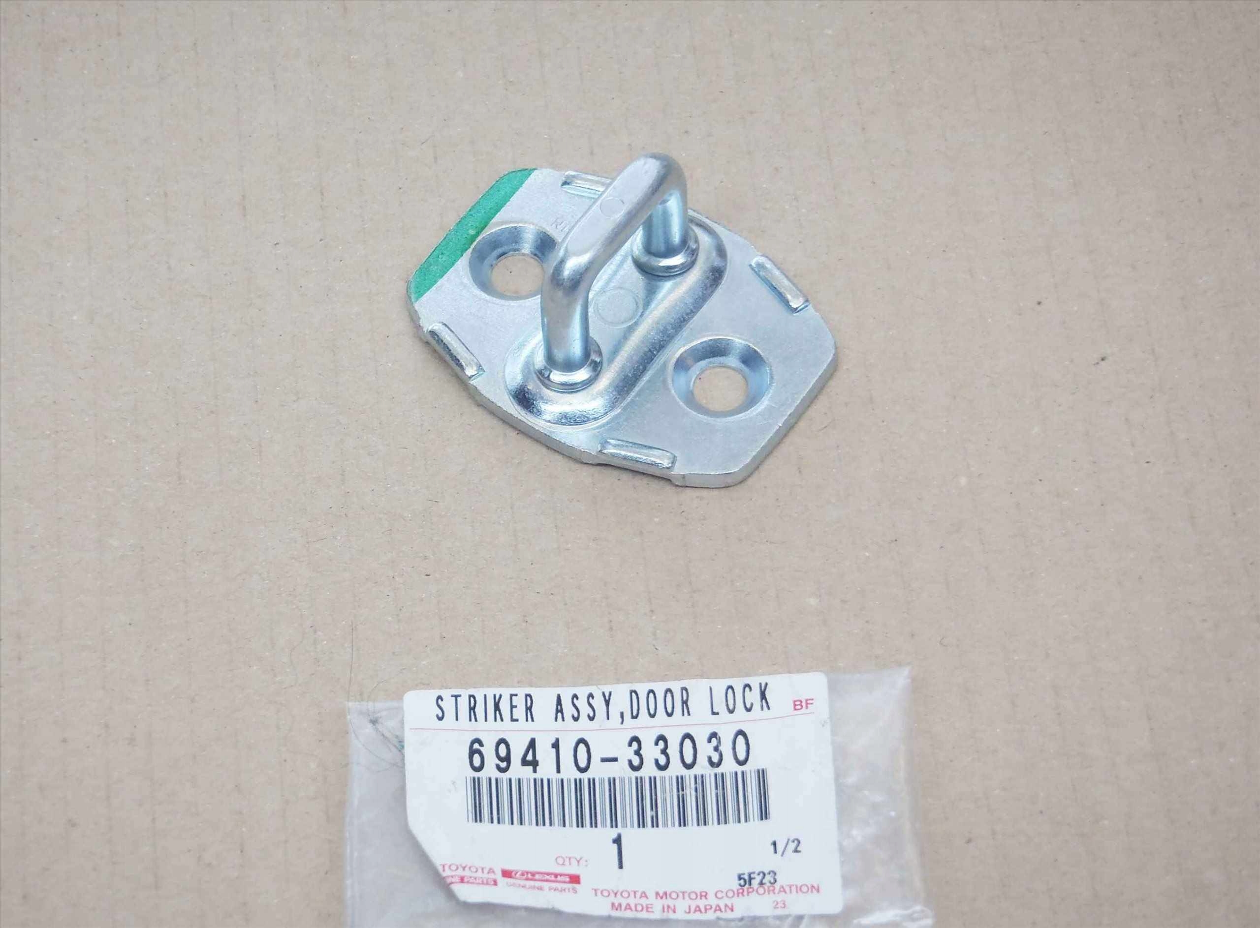 LEXUS ES 12 18 RYGIEL ZAMKA ZAMEK DRZWI PRZOD Part number A69410 33030