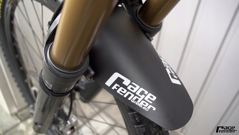 Błotnik RACE FENDER Classic Rzep - Czarny/Biały Rodzaj mocowania szybki montaż