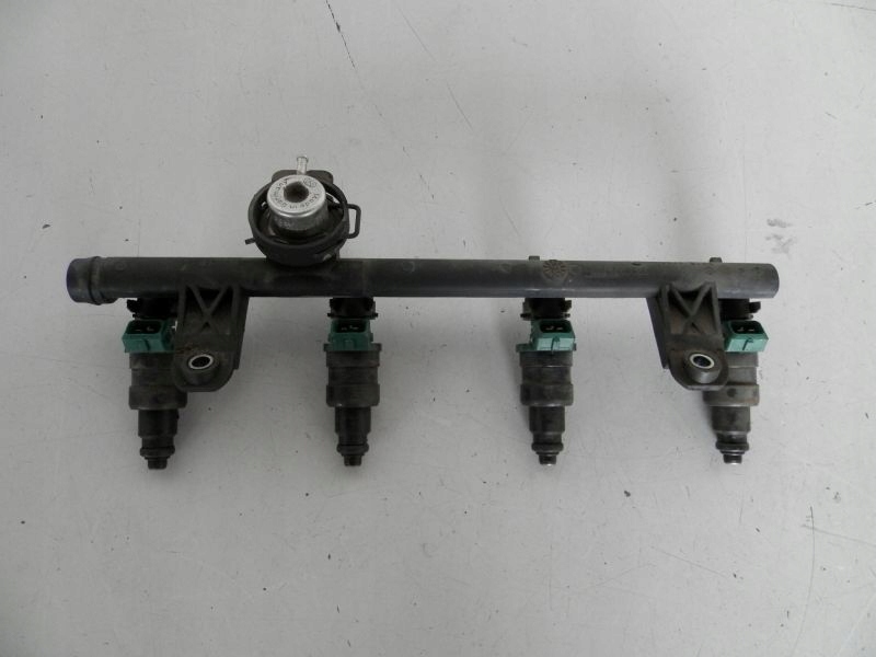 CLIO II LISTWA WTRYSKÓW WTRYSKI 1.4 8V