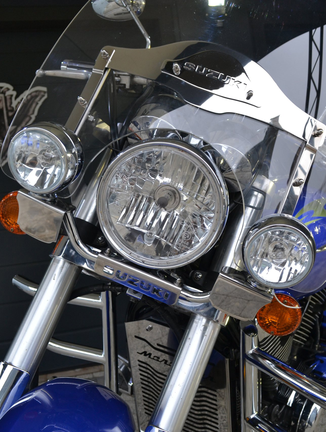 90090 - СВІТЛОВІ ПАНЕЛІ + ЛАМПИ + СВІТЛОДІОДНІ ЛАМПИ SUZUKI MARAUDER 1600