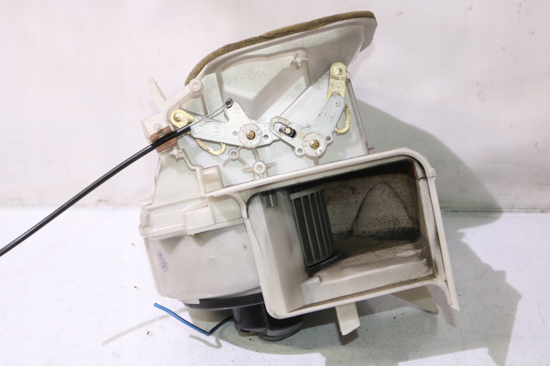 WENTYLATOR NAWIEWU TOYOTA MR2 III 87130-17090 2002 Producent części Toyota OE