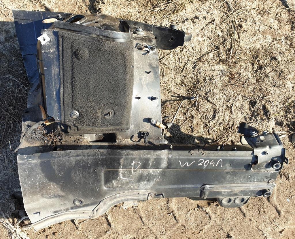 PODŁUŻNICA ĆWIARTKA LEWY PRZÓD MERCEDES W204 197