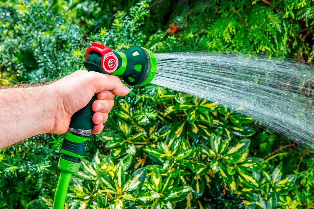 Zraszacz pistoletowy VERTO 15G704 Marka Verto