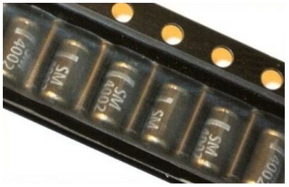 

SM4002 = 1N4002 Smd 1A 100V Dioda _ [30szt] #1304