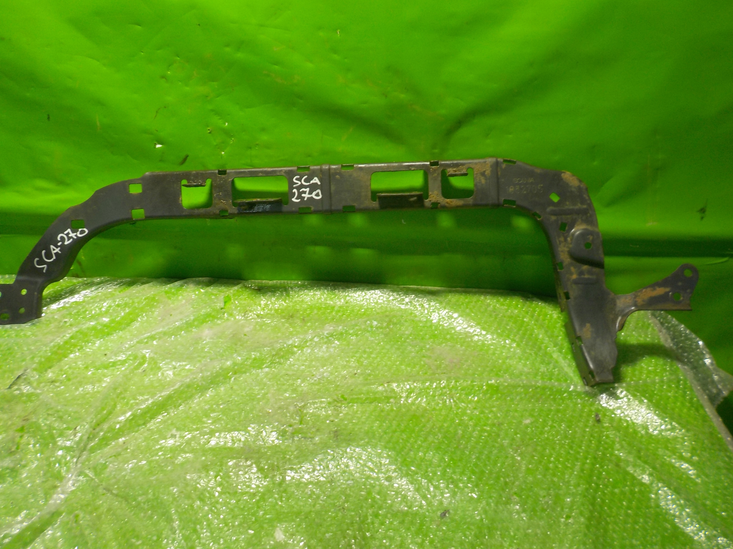 1852705 - SCANIA R380 крепление проводов решетка радиатора