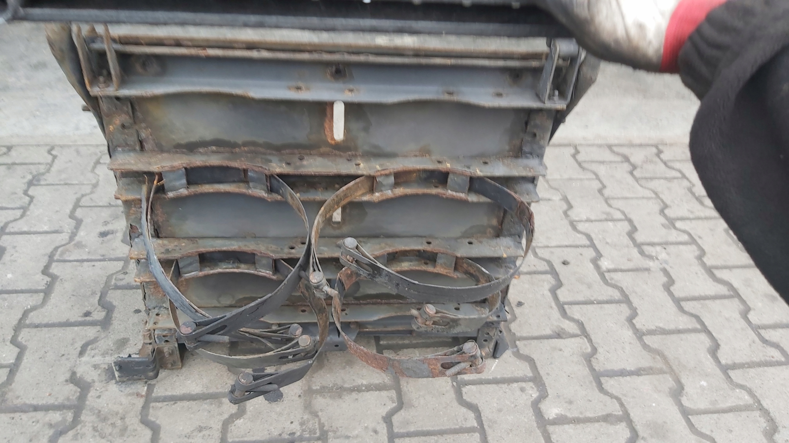 Skrzynka na akumulatory do VOLVO FH 12 Producent części Volvo OE