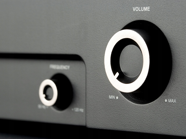 WZMACNIACZ DO SUBWOOFERA MONITOR AUDIO IWA-250 Marka inna