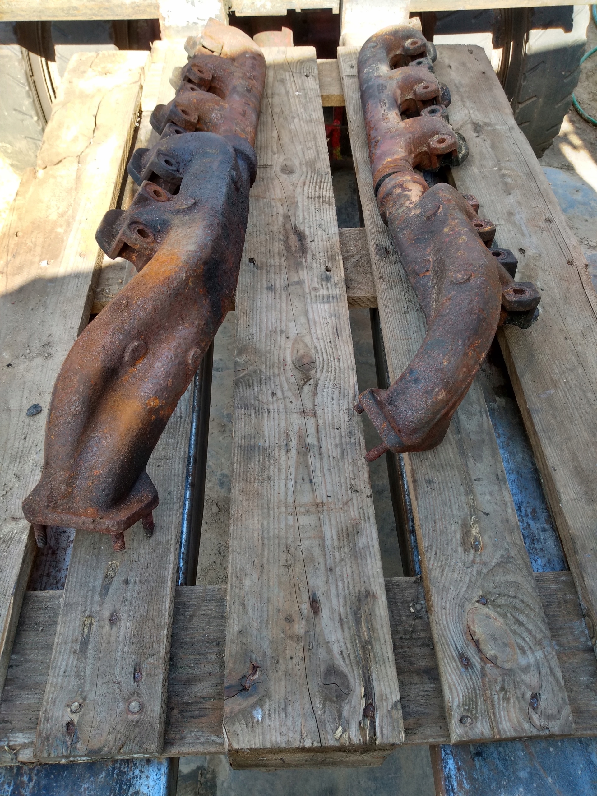 51082013510 - Выпускные коллекторы двигатель Man D2840 комплект