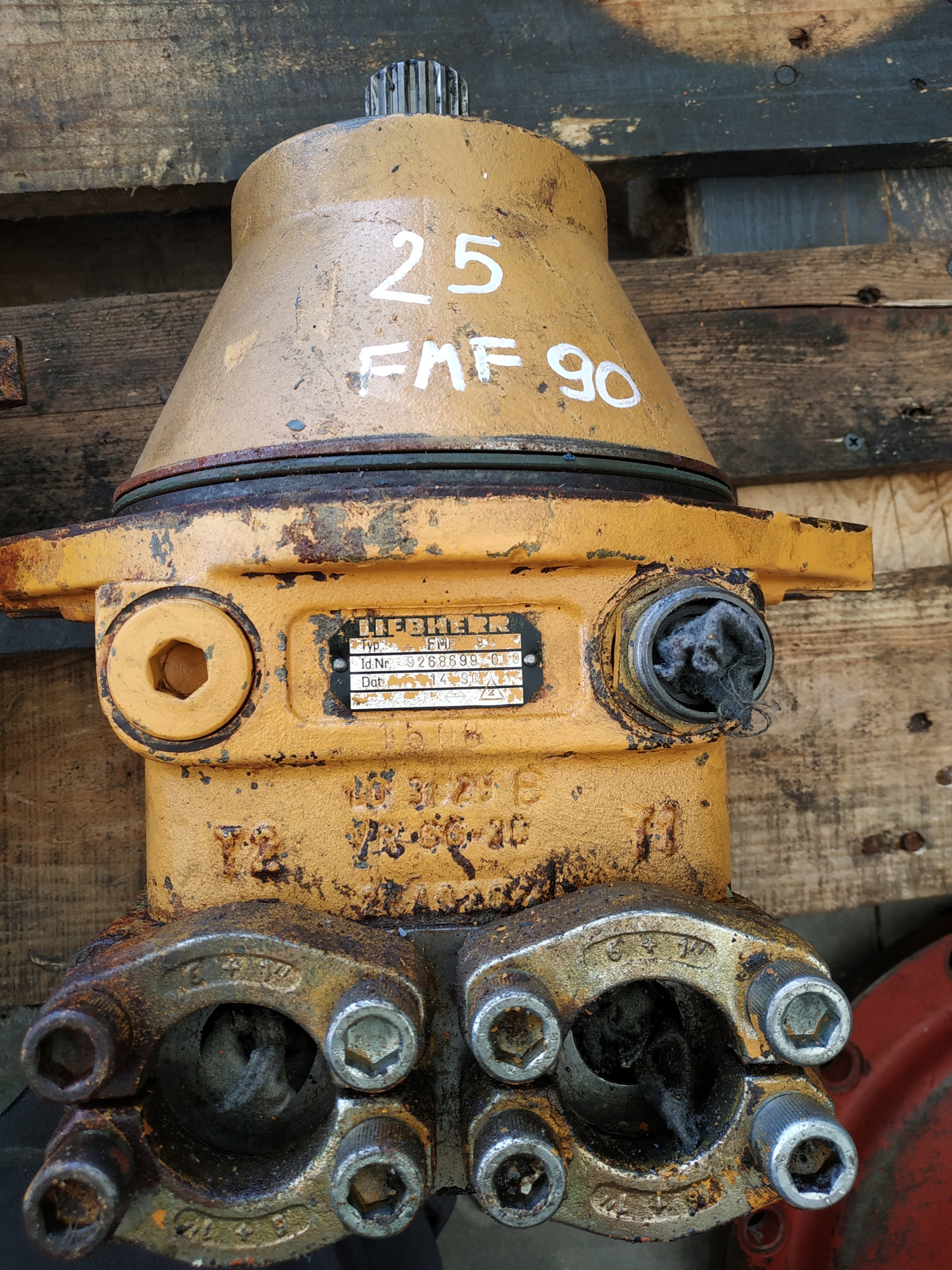 SILNIK HYDRAULICZNY OBROTU LIEBHERR FMF 90 UŻYWANY Producent części Liebherr