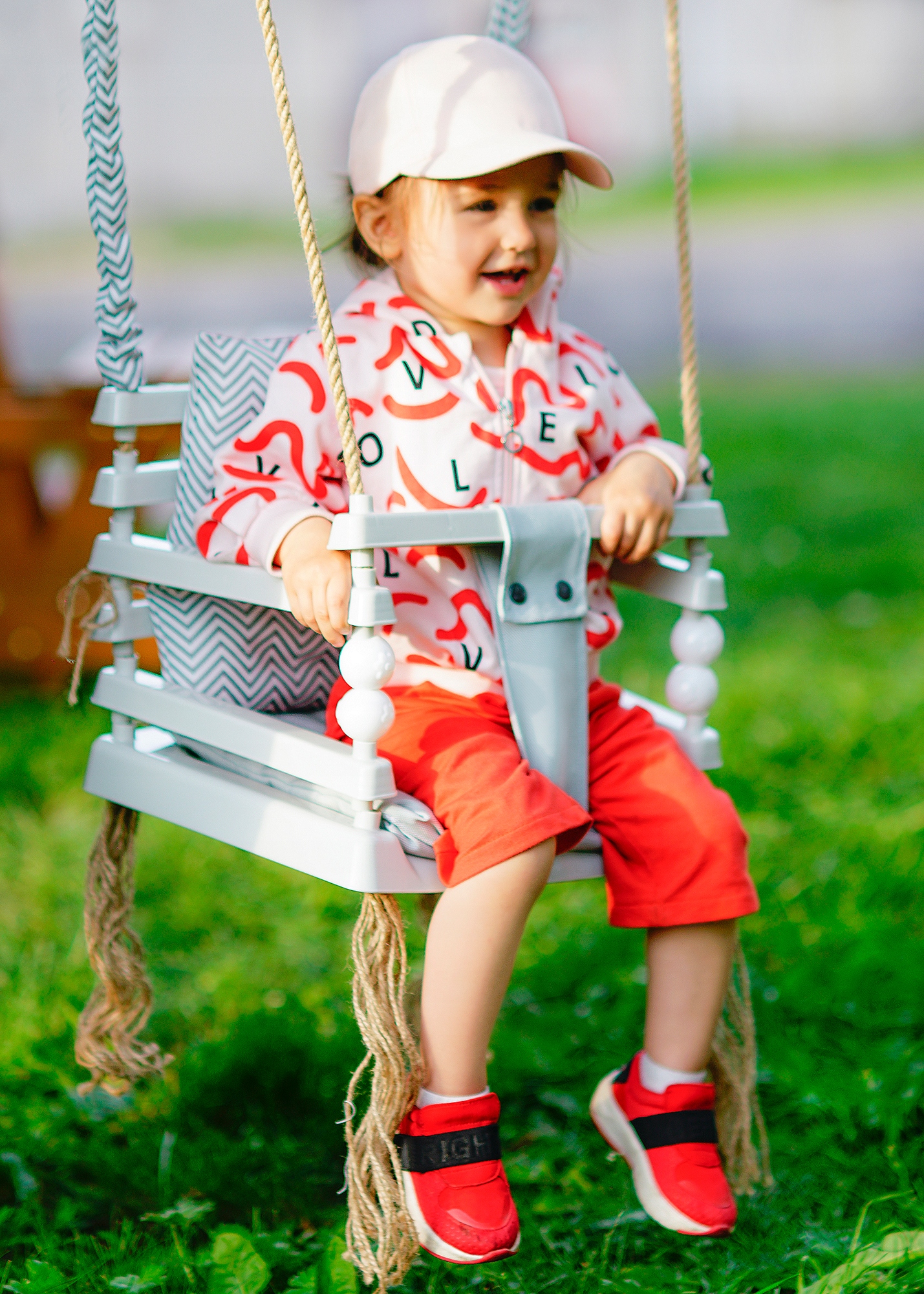 HUŚTAWKA OGRODOWA PLASTIKOWA DLA DZIECI--PRODUCENT Marka LoveGifts