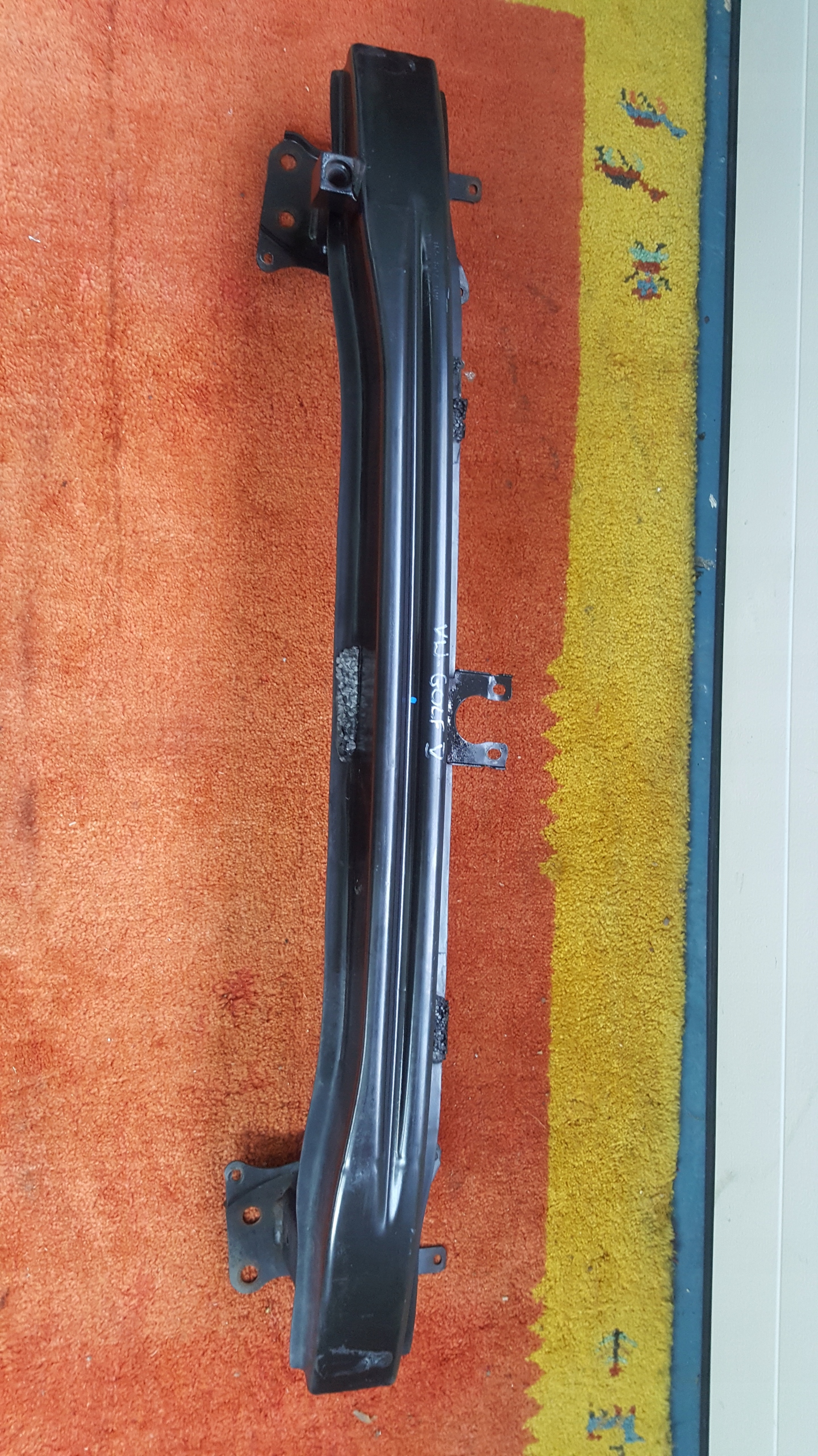 VW GOLF V JETTA 1K5807109 BELKA ZDERZAKA PRZÓD