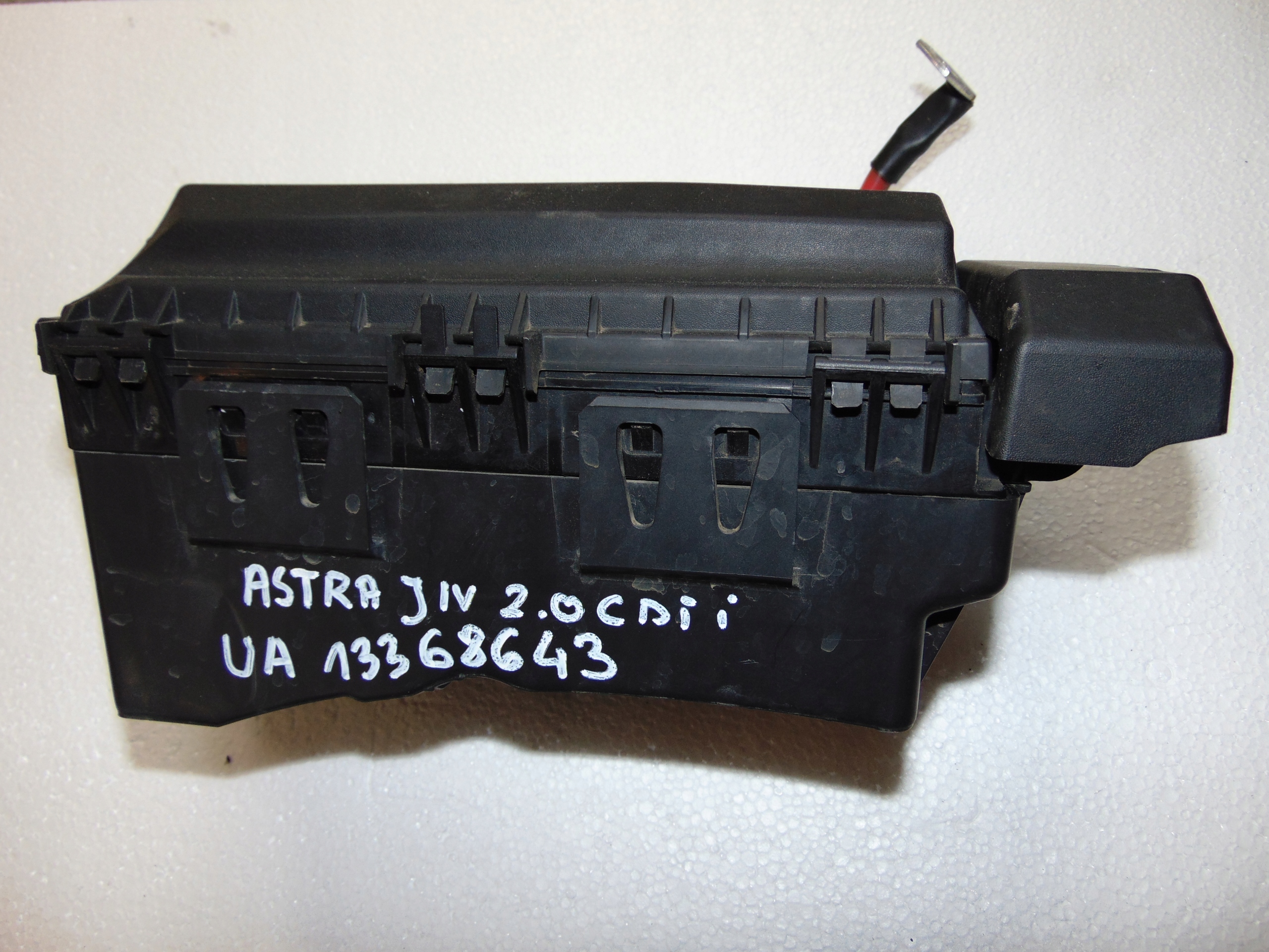 Moduł BSI skrzynka bezpieczników OPEL ASTRA J IV Producent części Opel OE