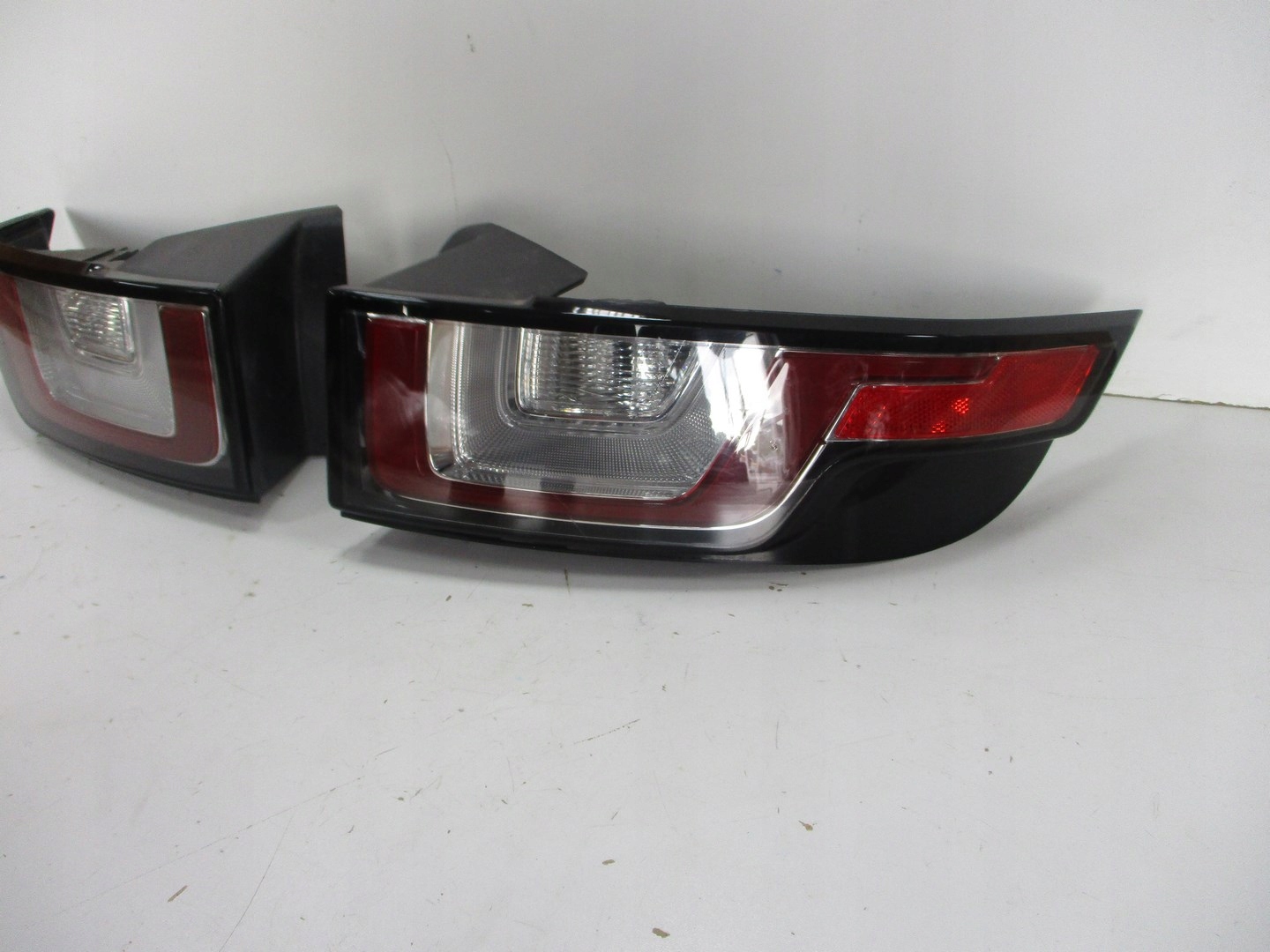 Lampa tylna RANGE ROVER EVOQUE LIFT PRAWA Producent części Rover OE