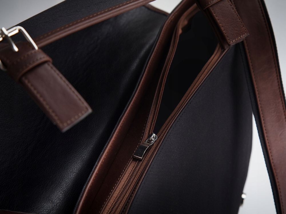 CZARNA TORBA MĘSKA NA RAMIĘ SOLOME CA15 CODURA Marka Solome