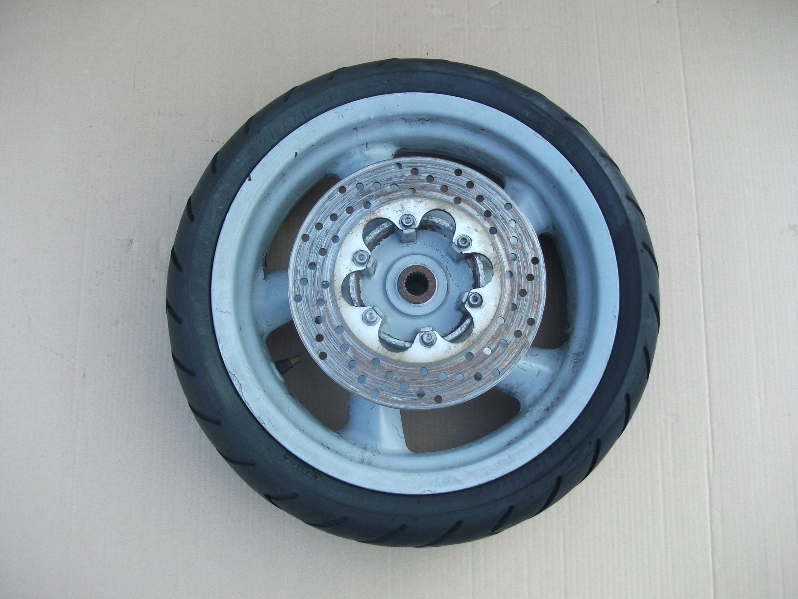 YAMAHA MAJESTY 125 KOLO OPONA TYL 120 70 13