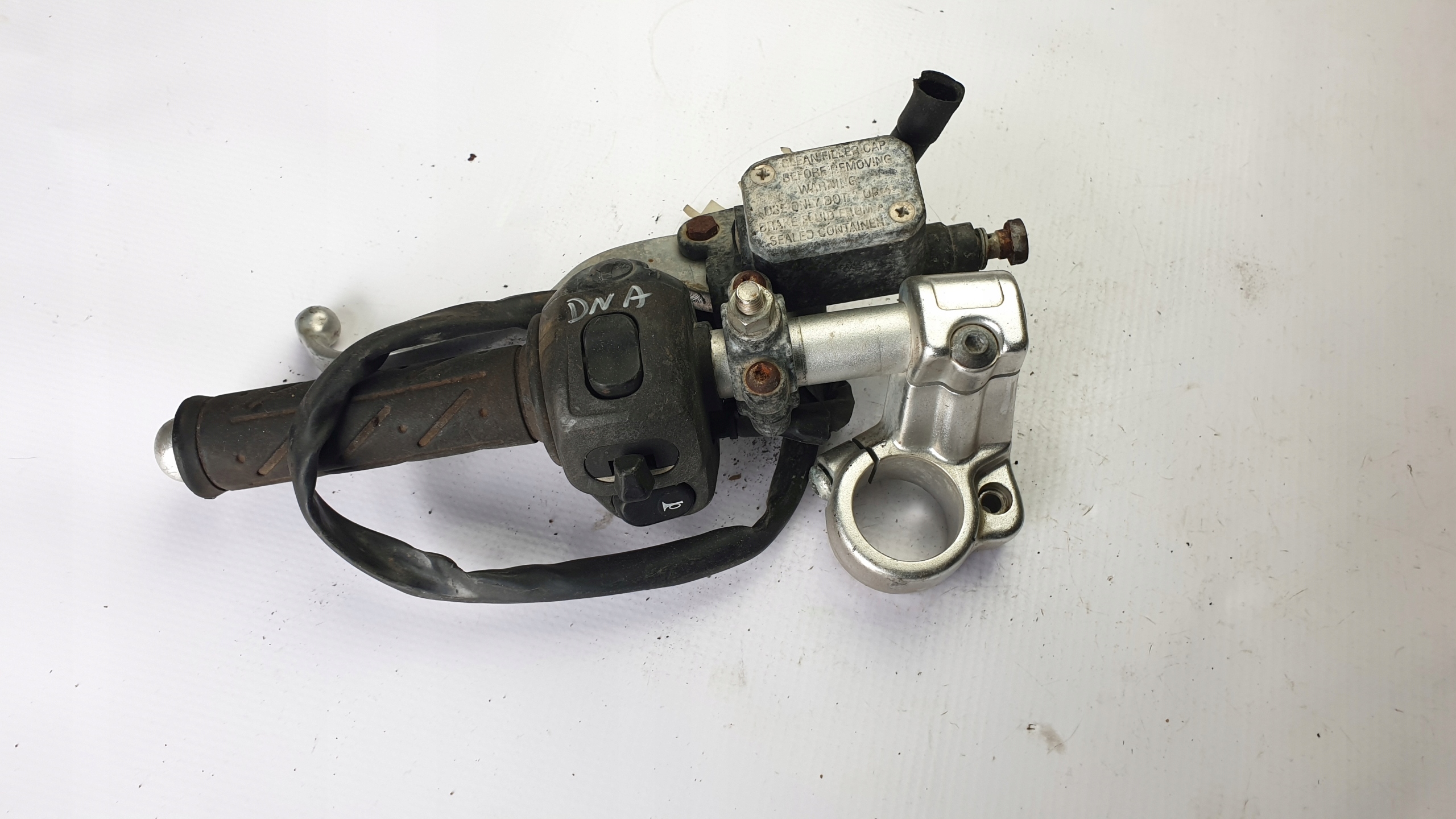 РУЛЕВОЕ КОЛЕСО ПЕРЕКЛЮЧАТЕЛИ НАСОС ЛЕВЫЙ GILERA ДНИЩА 50