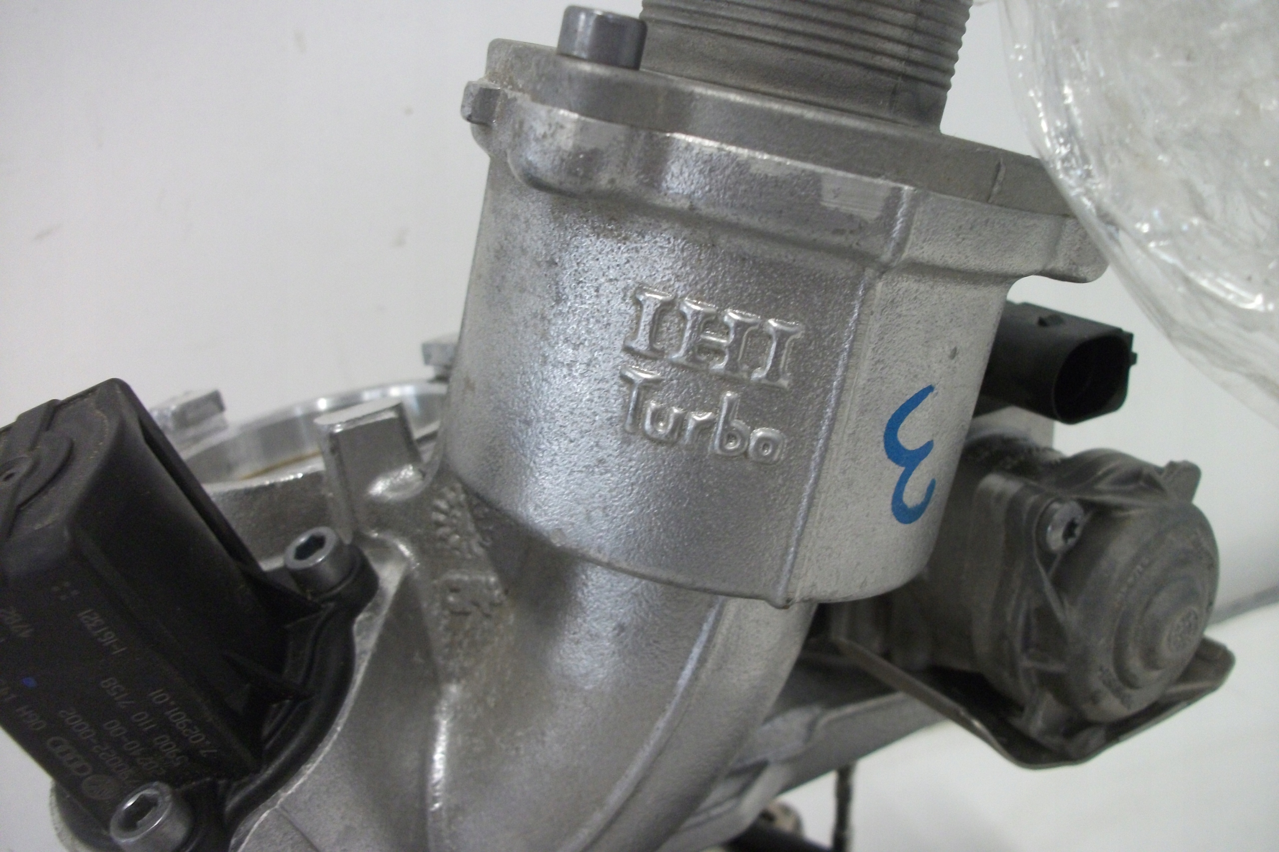 Компрессор 1. Cavd 1. 1. Сеат леон 2 под капотом. 4 tsi.