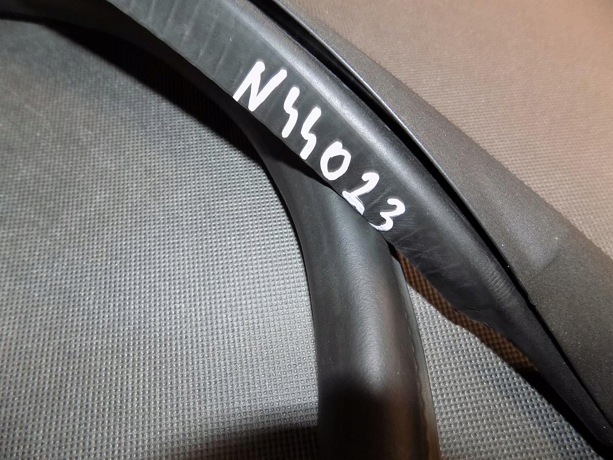 AUDI TT 8S USZCZELKA DRZWI PRAWA 8S8831708 Typ samochodu Samochody osobowe