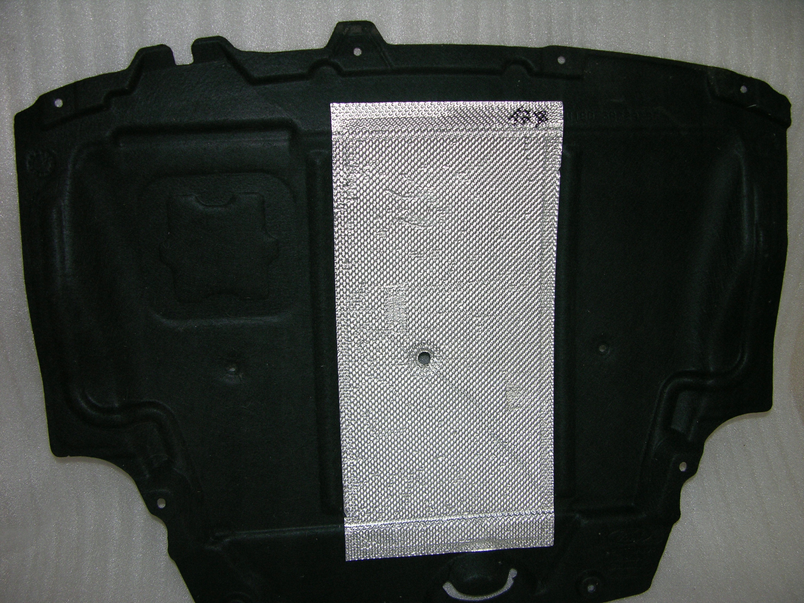 FORD FIESTA MK8 2017-2019 PŁYTA POD SILNIK ORYGINAŁ H1BB-6B629-BF Typ samochodu Samochody osobowe