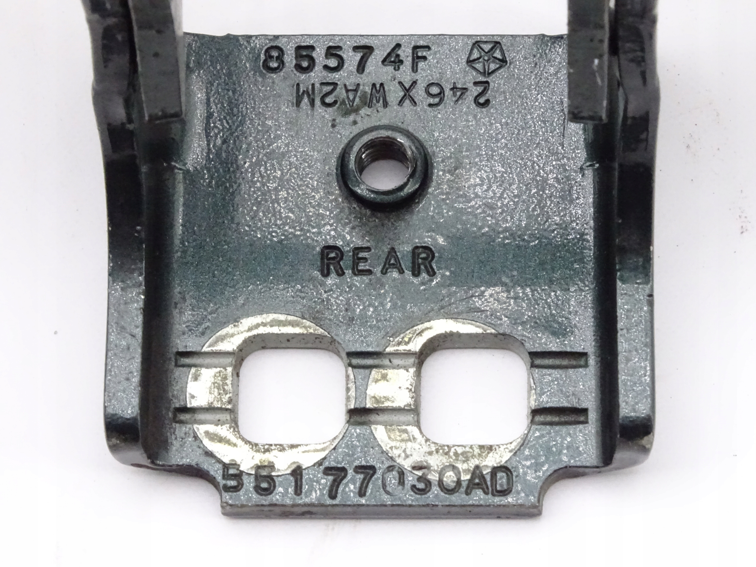 JEEP CHEROKEE KJ 01-08 ZAWIAS DRZWI PRAWY TYŁ Producent części Jeep OE