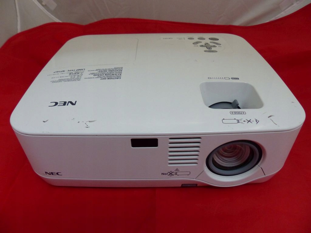 PROJEKTOR RZUTNIK NEC NP305 FULL HD 2200 ANSI Model NP305G