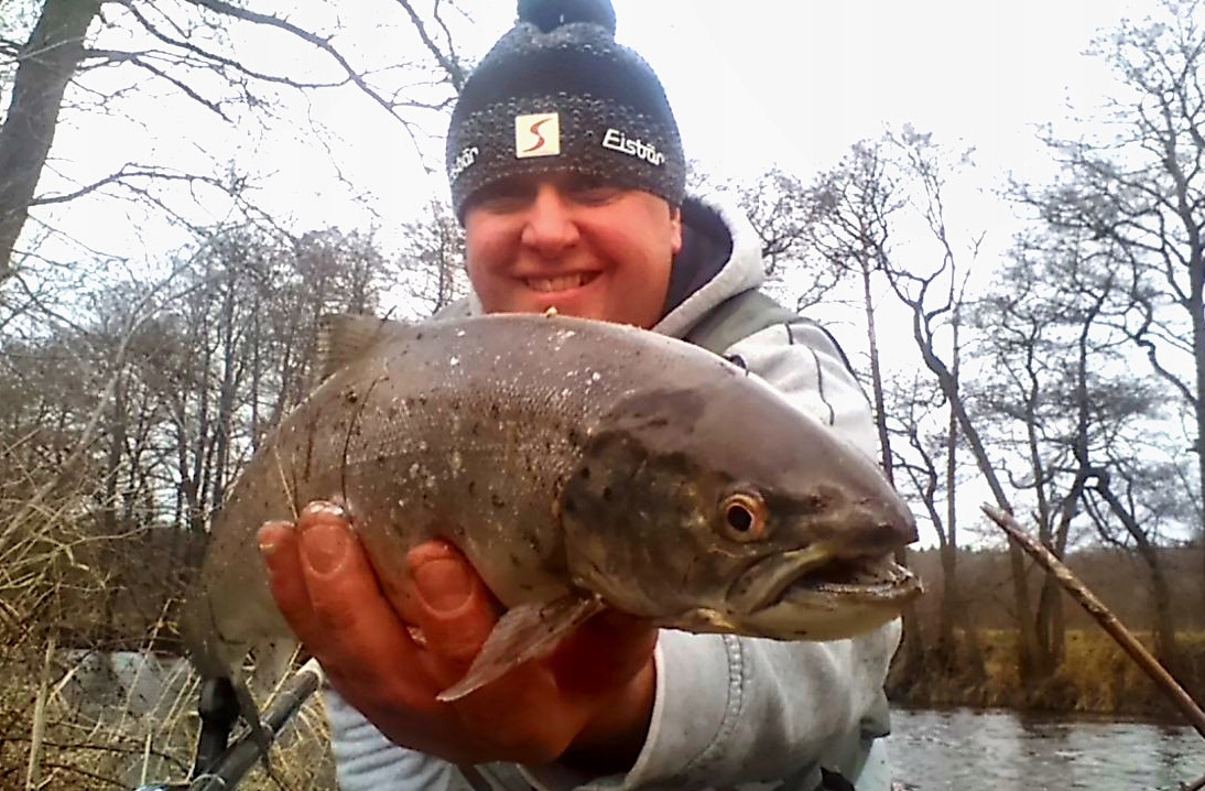 FLUOROCARBON ODPORNOŚĆ NA PRZECIĘCIA 30m. 0,12 mm. Model Fluocarbon 0.12mm 30m