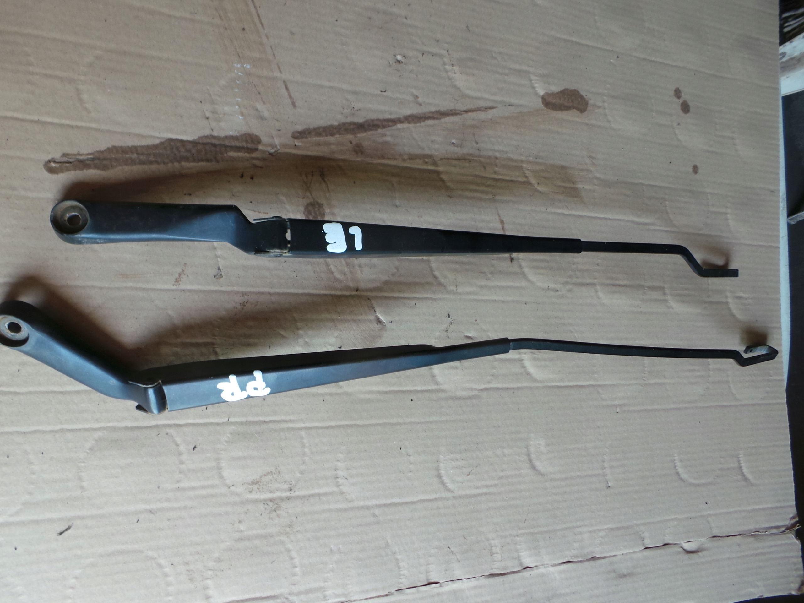 Ramie wycieraczki ramiona VW Bora 1.9TDI 2szt. Typ samochodu Samochody osobowe