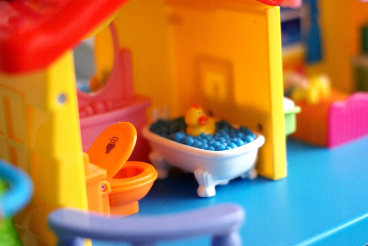 DUMEL DISCOVERY ODKRYWCZY DOMEK PO POLSKU PIOSENKI MELODIE INTERAKTYWNY EDU Materiał plastik