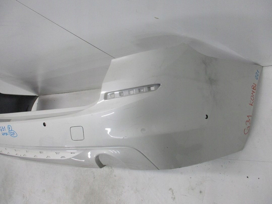 bumper BMW 5 G31 below PDC unprotected rear part