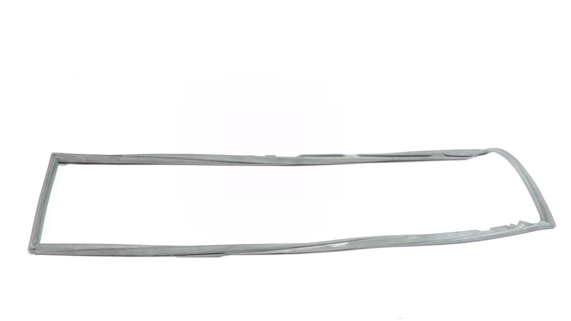 USZCZELKA KLOSZA LAMPY TYL LEWA MERCEDES W111