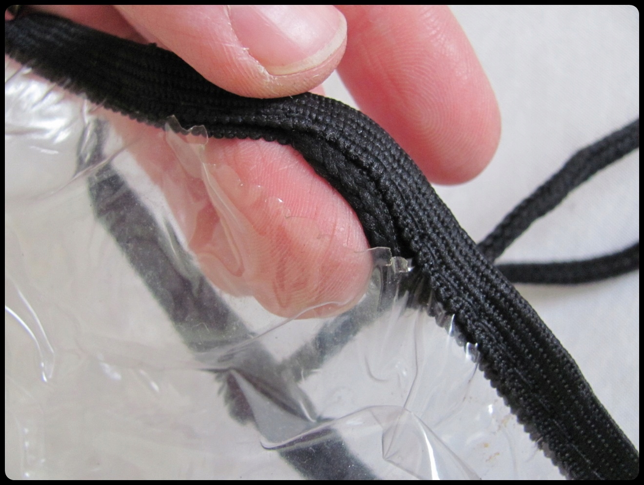 Folia przeciwdeszczowa wiązana na wózek spacerowy Dedykowany model UNIWERSALNA