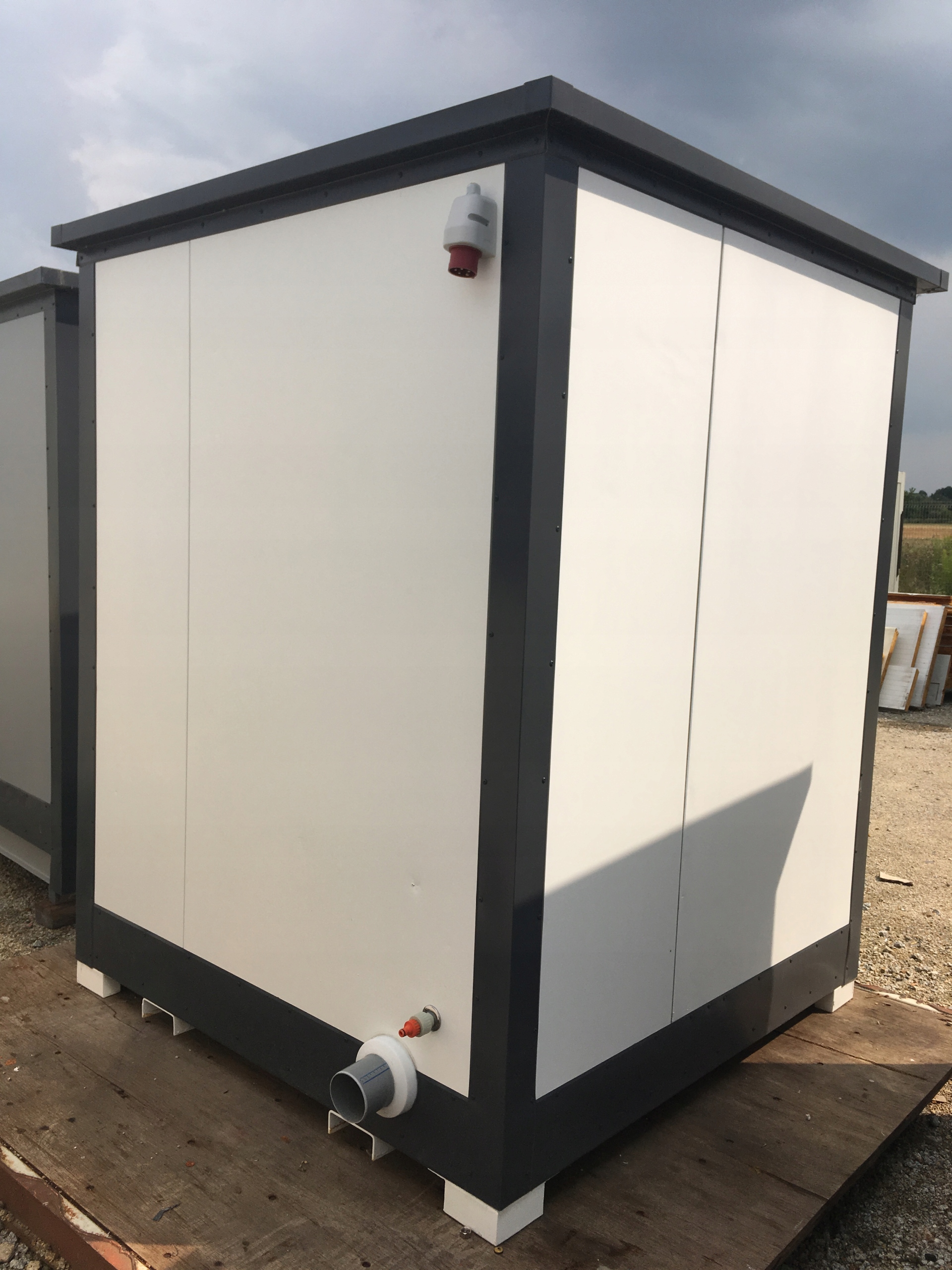 Kontener sanitarny, WC, umywalka - WYNAJEM Marka inny