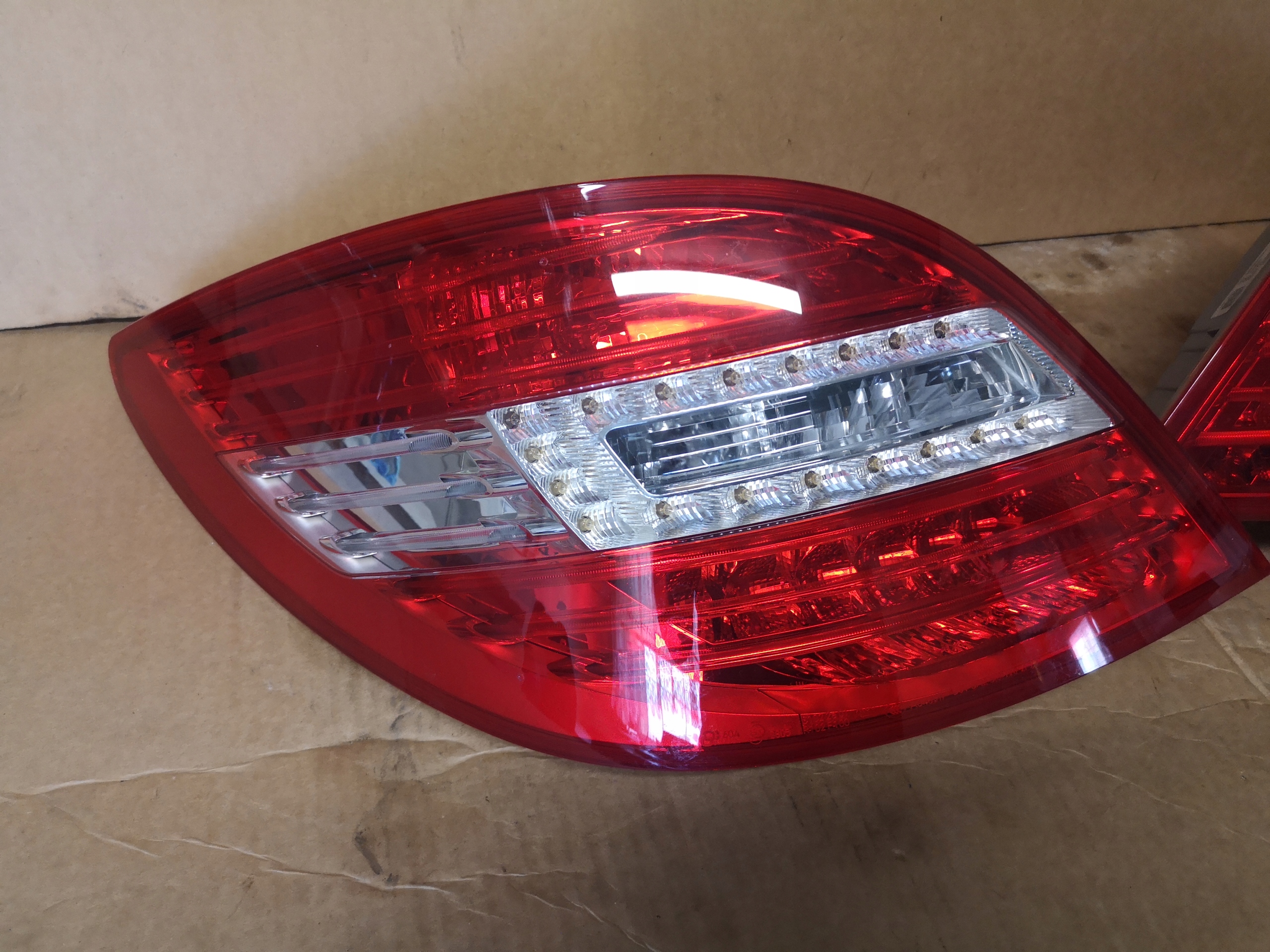 MERCEDES РЕСТАЙЛИНГ W251 фонарь левый led