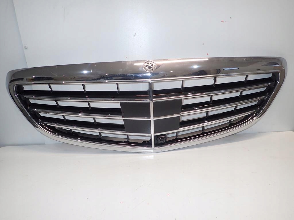 решетка MERCEDES W205 под камере