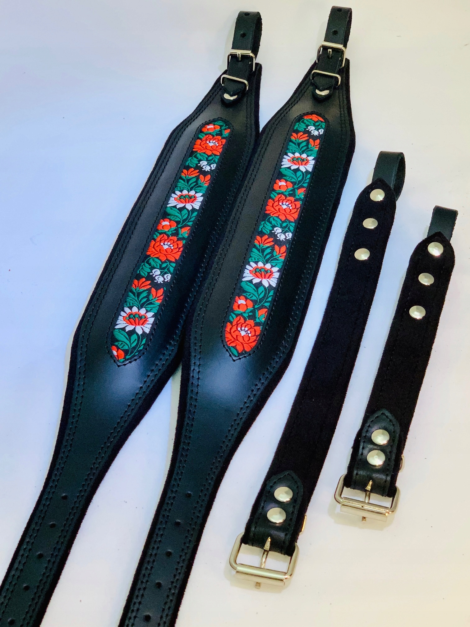 Postroj pro akordeon 60-80, kůže nat. folk