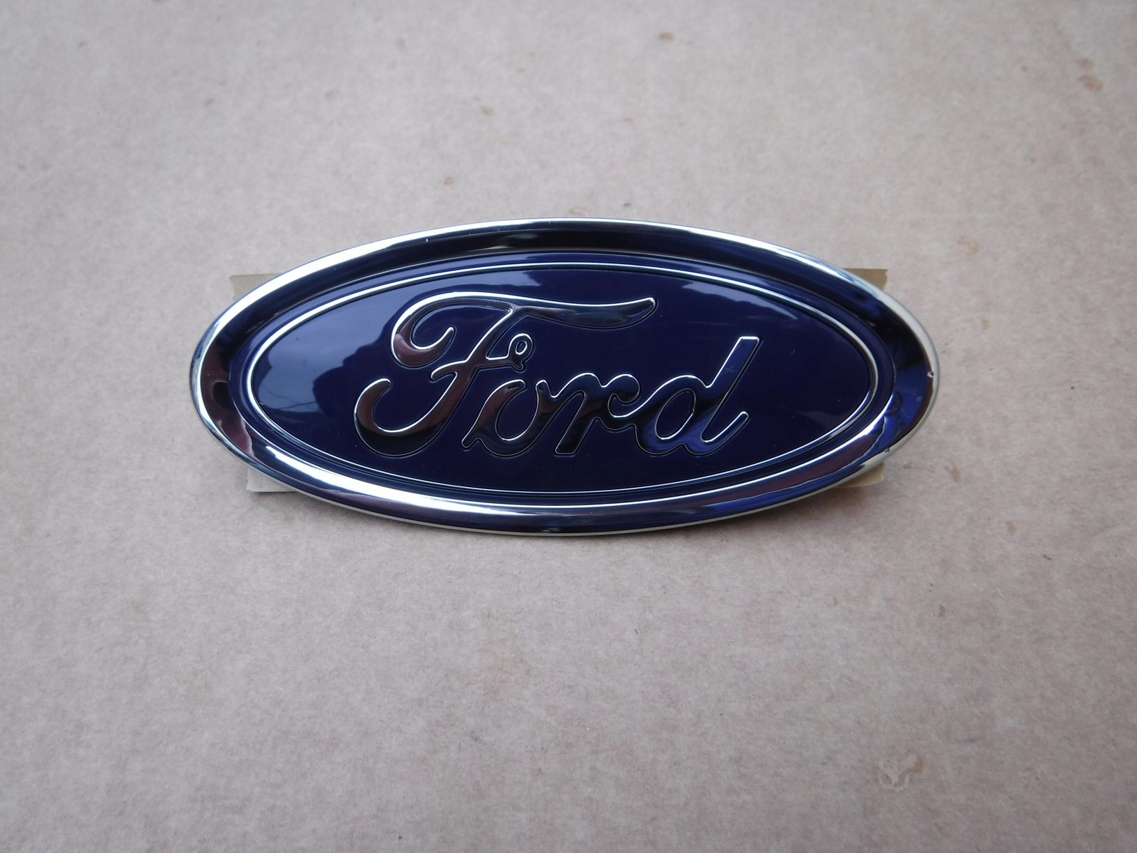

Emblemat znaczek Zderzak Ford Focus Fiesta C-max