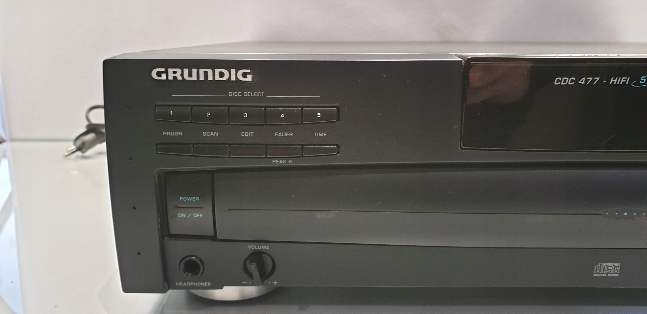 ODTWARZACZ CD GRUNDIG CDC-477 HIFI Marka Grundig