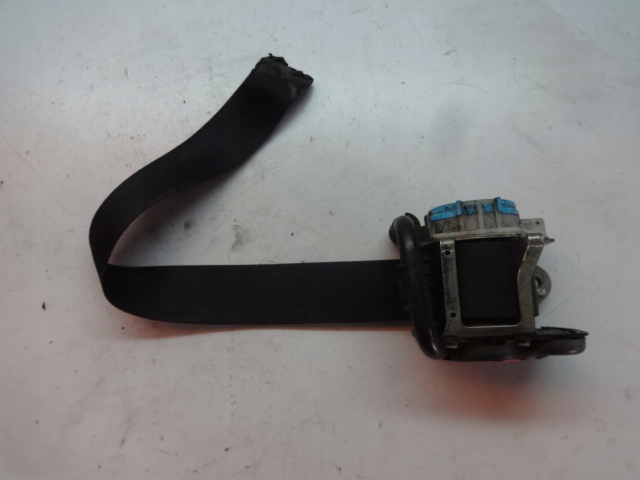 MERCEDES GLA W156 ремень безопасности передний правый