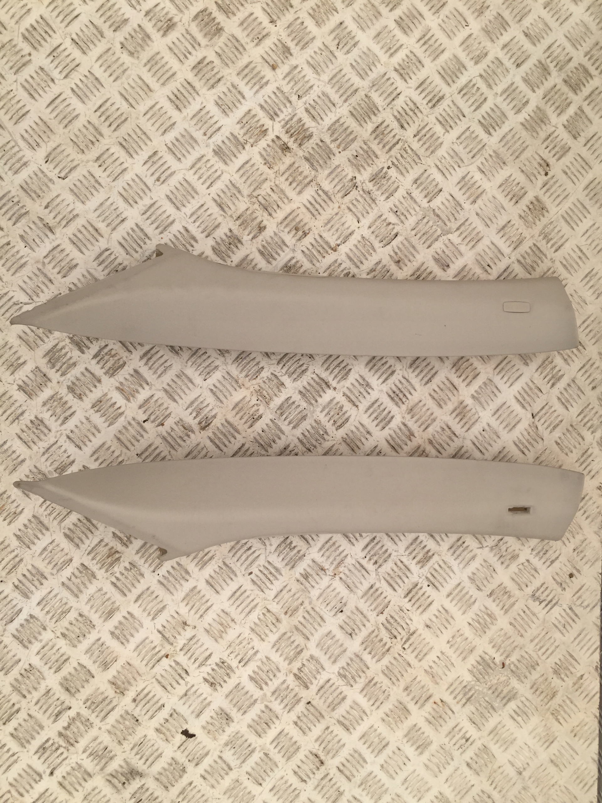 JAGUAR F PACE X761 OSŁONA LISTWA NAKŁADKA SŁUPKA Producent części Jaguar OE