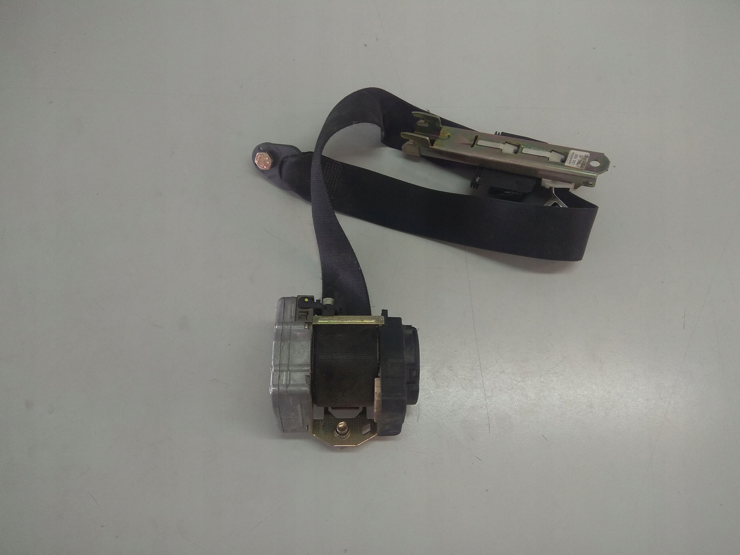 MERCEDES W124 W210 PAS NAPINACZ PRAWY PRZÓD