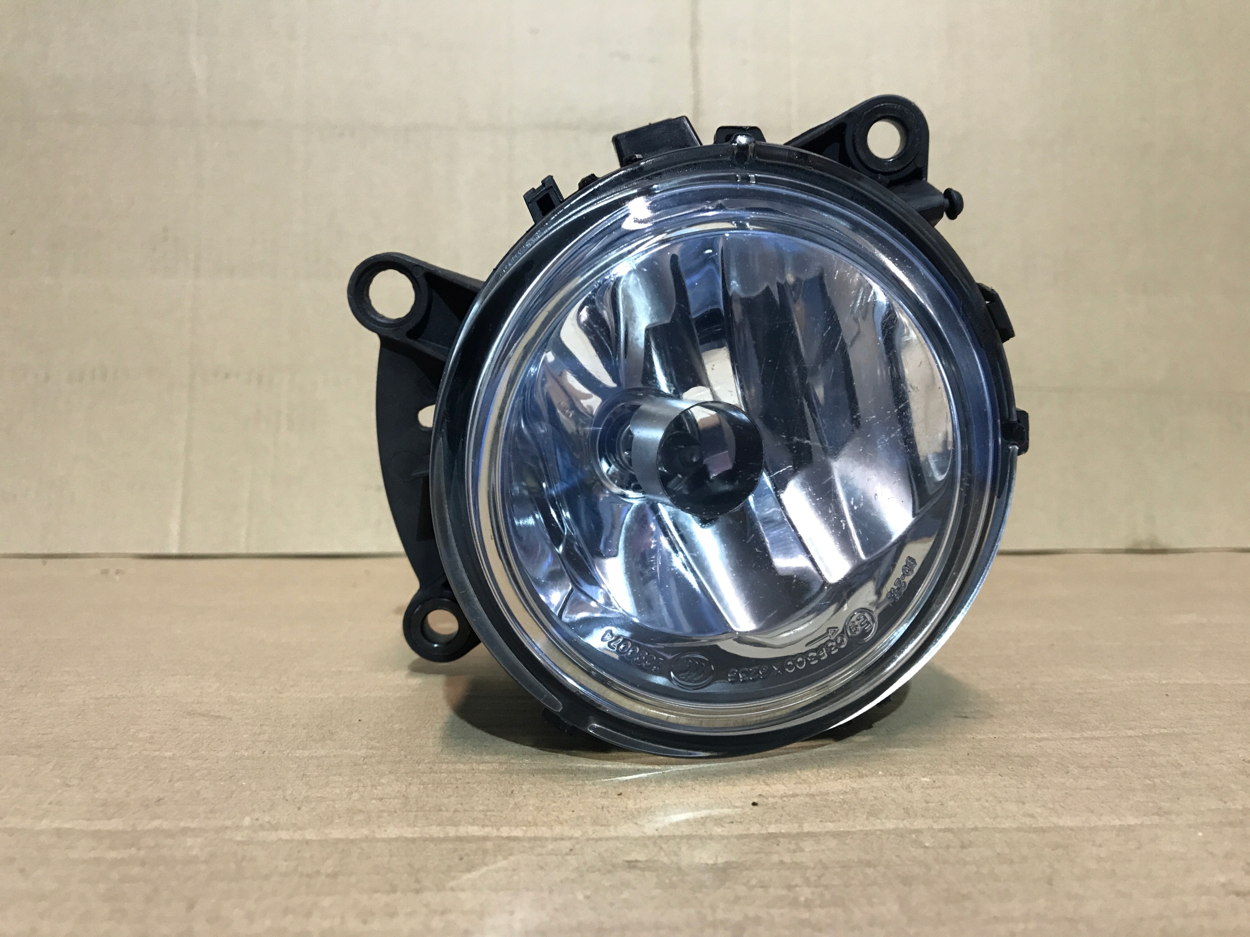 Правий Противотуманка Mercedes Actros A960. W960