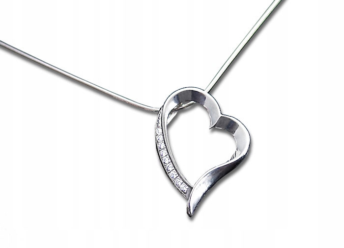 

Srebrny wisiorek serce z cyrkoniami i łańcuszek