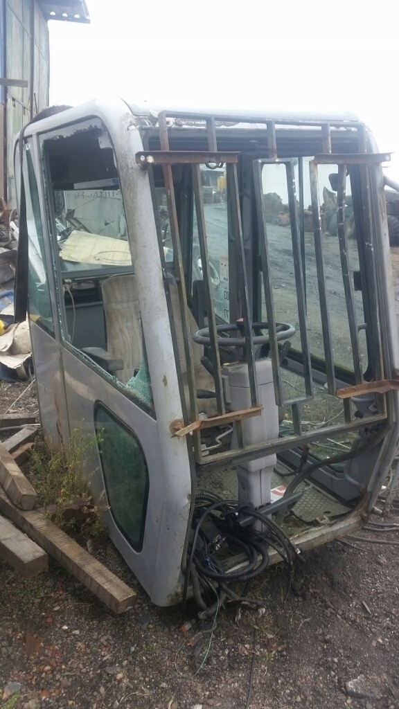КАБИНА ЭКСКАВАТОРА FIAT HITACHI FH150 1998R