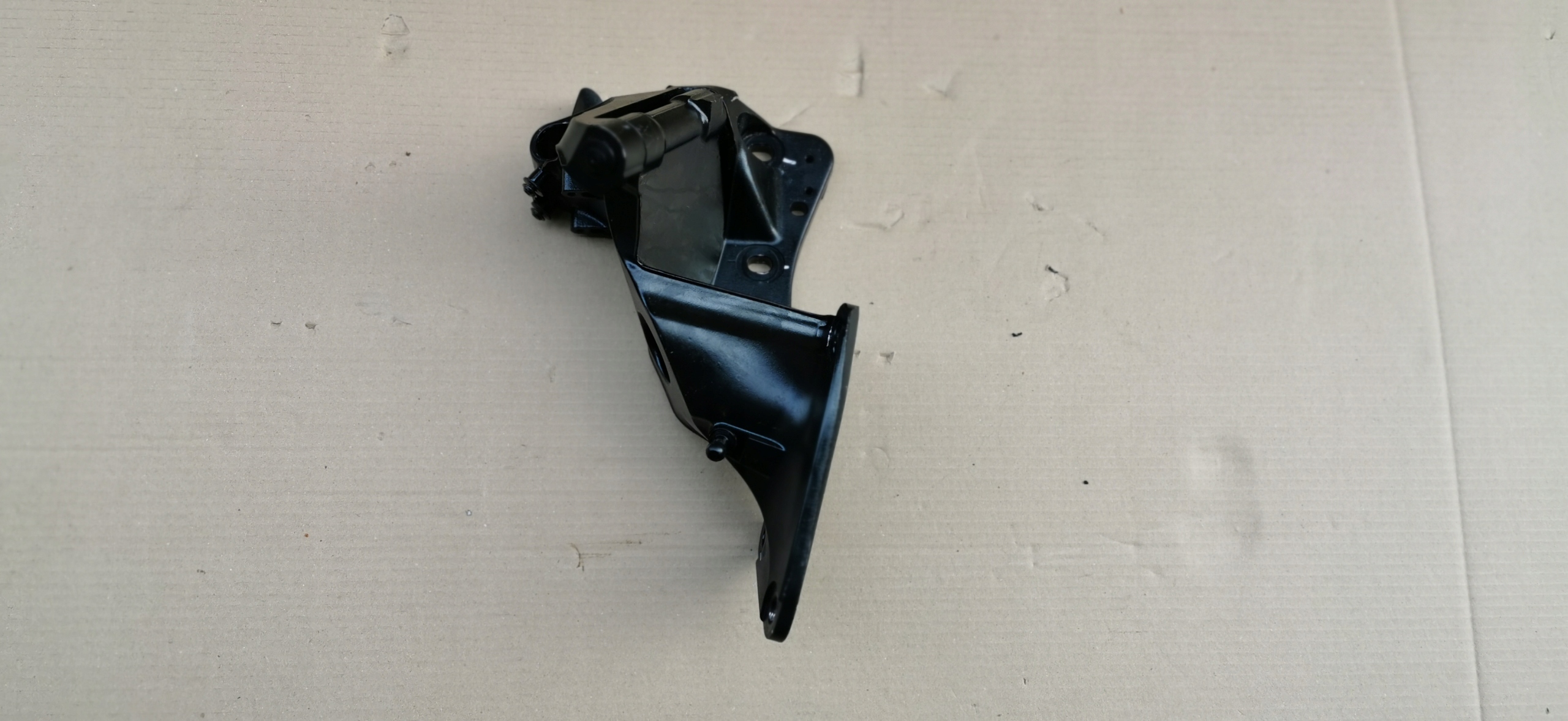 HALTER SCHARNIER TÜR LINKS MCLAREN 570S