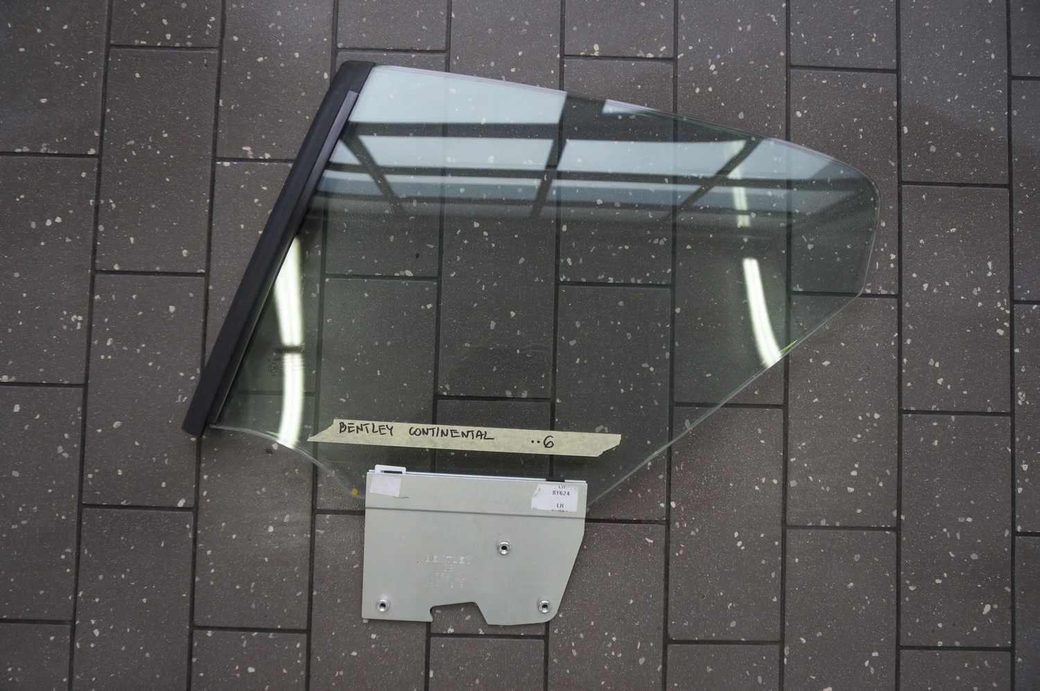 SZYBA LEWA BENTLEY CONTINENTAL GT COUPE 2016R