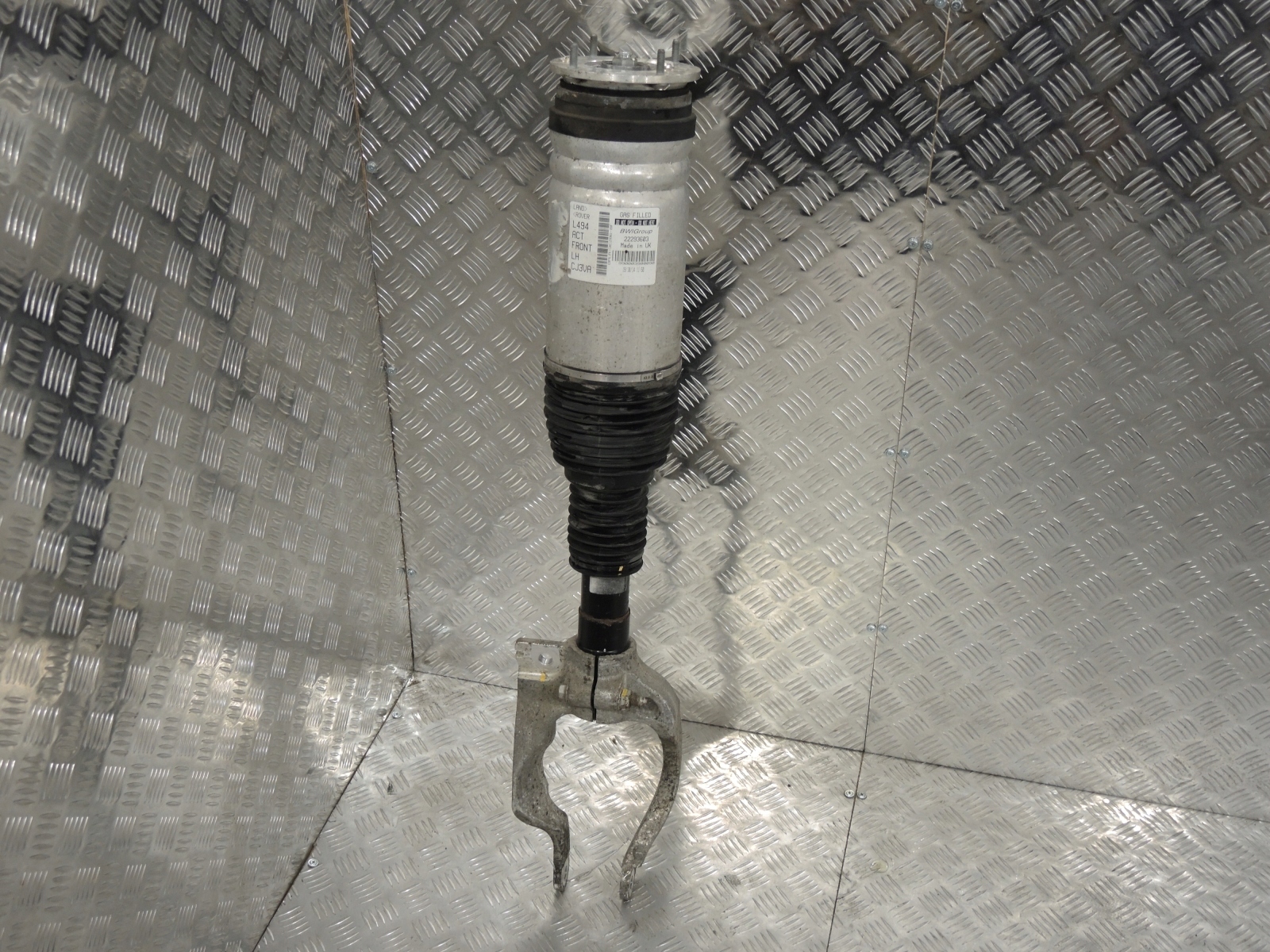 LEWY AMORTYZATOR PRZOD RANGE SPORT 4.4 TDV8 L494