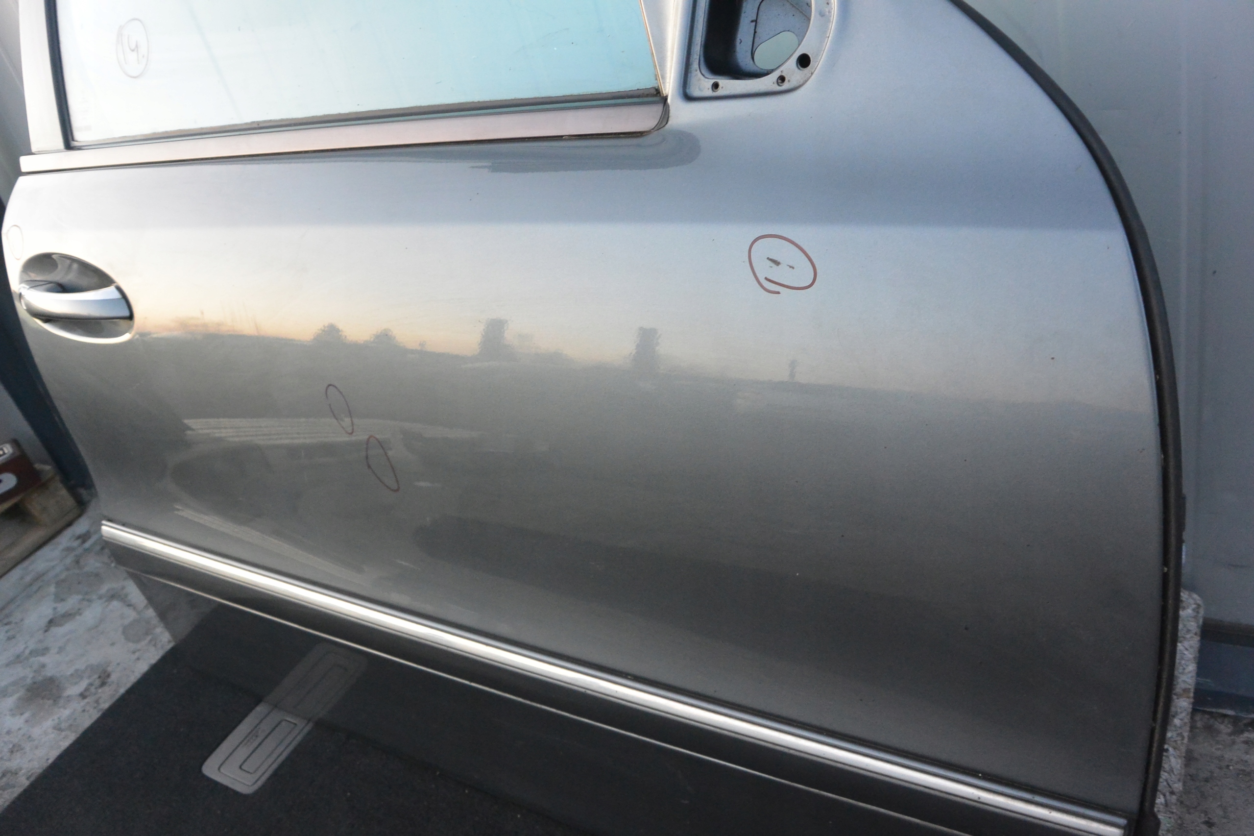 TÜR RECHTS VORNE 494 MERCEDES W211